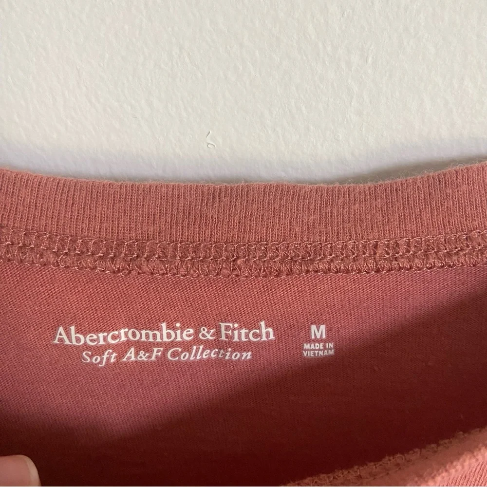 Abercrombie & Fitch ‘amour is the answer’ Tee SIZE MEDIUM - Picture 4 of 5